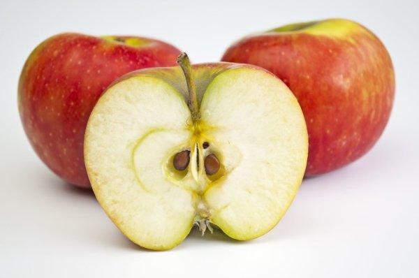 To prevent Apple from oxidizing and changing yellow, you can only soak in salt water? 1 way to avoid strange taste and keep the taste crisp and sweet