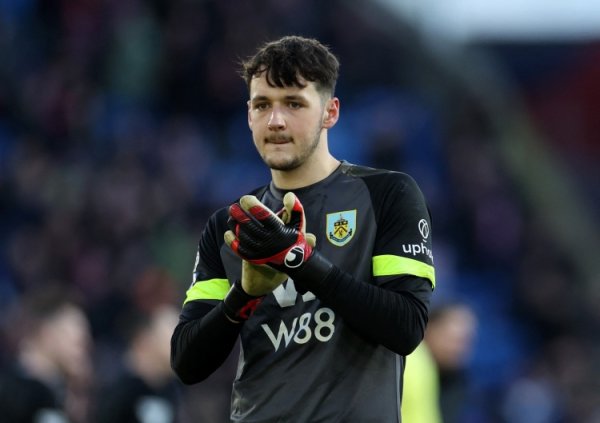 Telegraph: Chelsea may compete with Newcastle for Trafford, Burnley asks for over 30 million pounds
