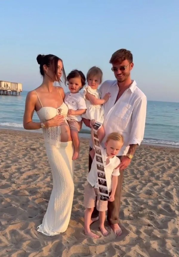 😮What is the probability? Madison s girlfriend is pregnant with twins for the second time, scoring twice & double happiness