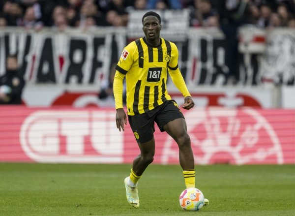 Reporter: Chelsea discusses introducing Dortmund central defender Koulibaly, and plans to let him play for Strasbourg