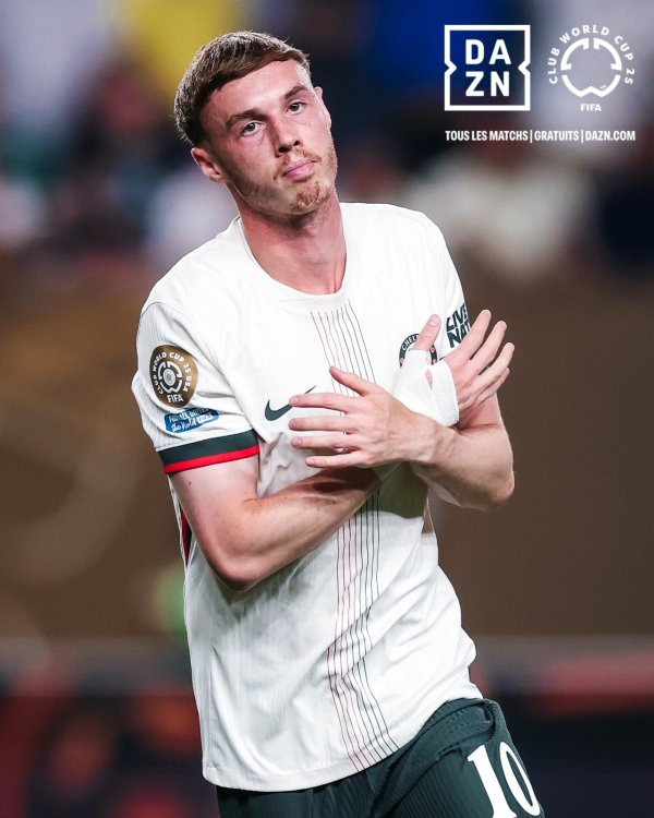 The Han King is back! Palmer scored a low shot and won his first goal in the Club World Cup, Chelsea led 1-0