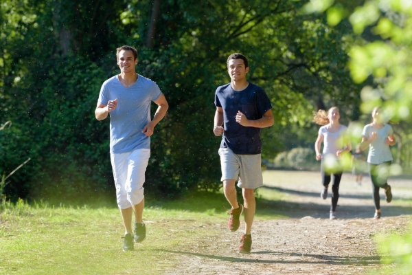How to run super jogging and who is suitable for super jogging? Rehabilitation specialist teaches 4 stretching extension actions to prevent injuries