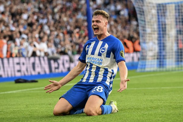 Reporter: Evan Ferguson is expected to undergo a medical examination today and sign a contract with Rome