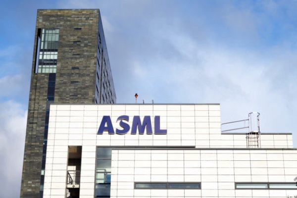 ASML equipment for transportation and tax-free TEU / Intel / Samsung relaxed vent