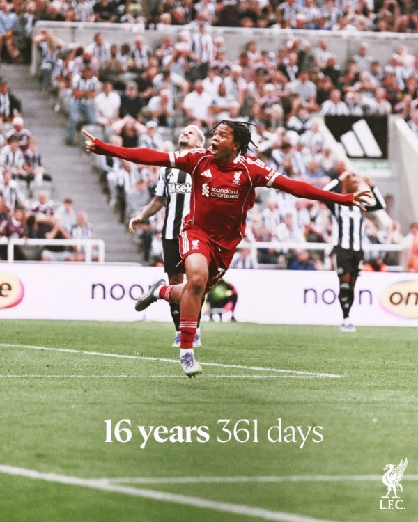 A hero comes from a boy! 16 years old and 361 days, Ngumoha became the youngest goal scorer in Liverpool s history