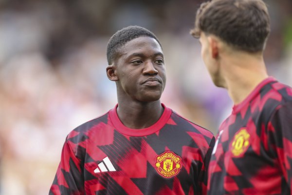 A weekly salary of 200,000 pounds! TA: 20-year-old Maynuo wants 10 times his weekly salary, Manchester United still refuses to give it to him after a year of negotiations