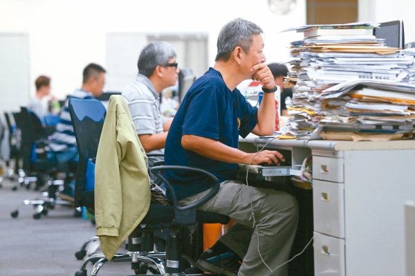 Can standing lose weight than sitting? Scientists conducted consumption tests on 55 people