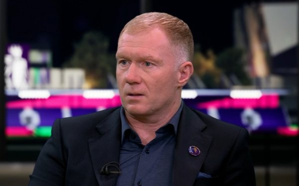 Scholes: B Fee can t play in the central defender. Is it appropriate to not buy the midfielder this summer to buy two No. 10 positions?