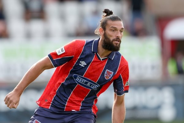 Carol plays in England s sixth-level league, Durgenham suffers a 2-5 home defeat