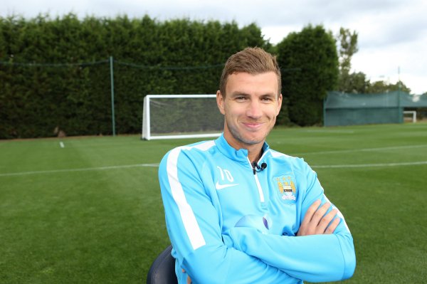 Rooney: Manchester City is really strong in the 11-12 season, and Dzeko has not received the praise he deserves