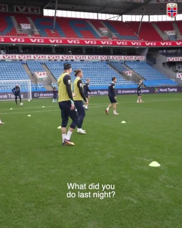 Haaland wore a microphone to participate in the Norwegian team training and teased his teammates: Are you too drunk?