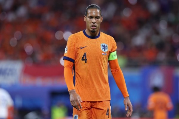 Virgil van Dijk surpasses Frank de Boer to become the most capped captain of the Dutch national team in history